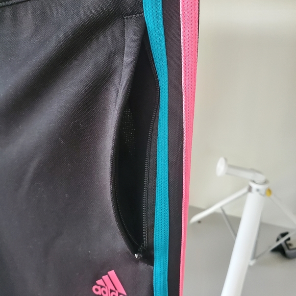 Adidas XS joggers.pink/ blue stripes, many details, zippers on pockets and cuffs - Picture 4 of 6
